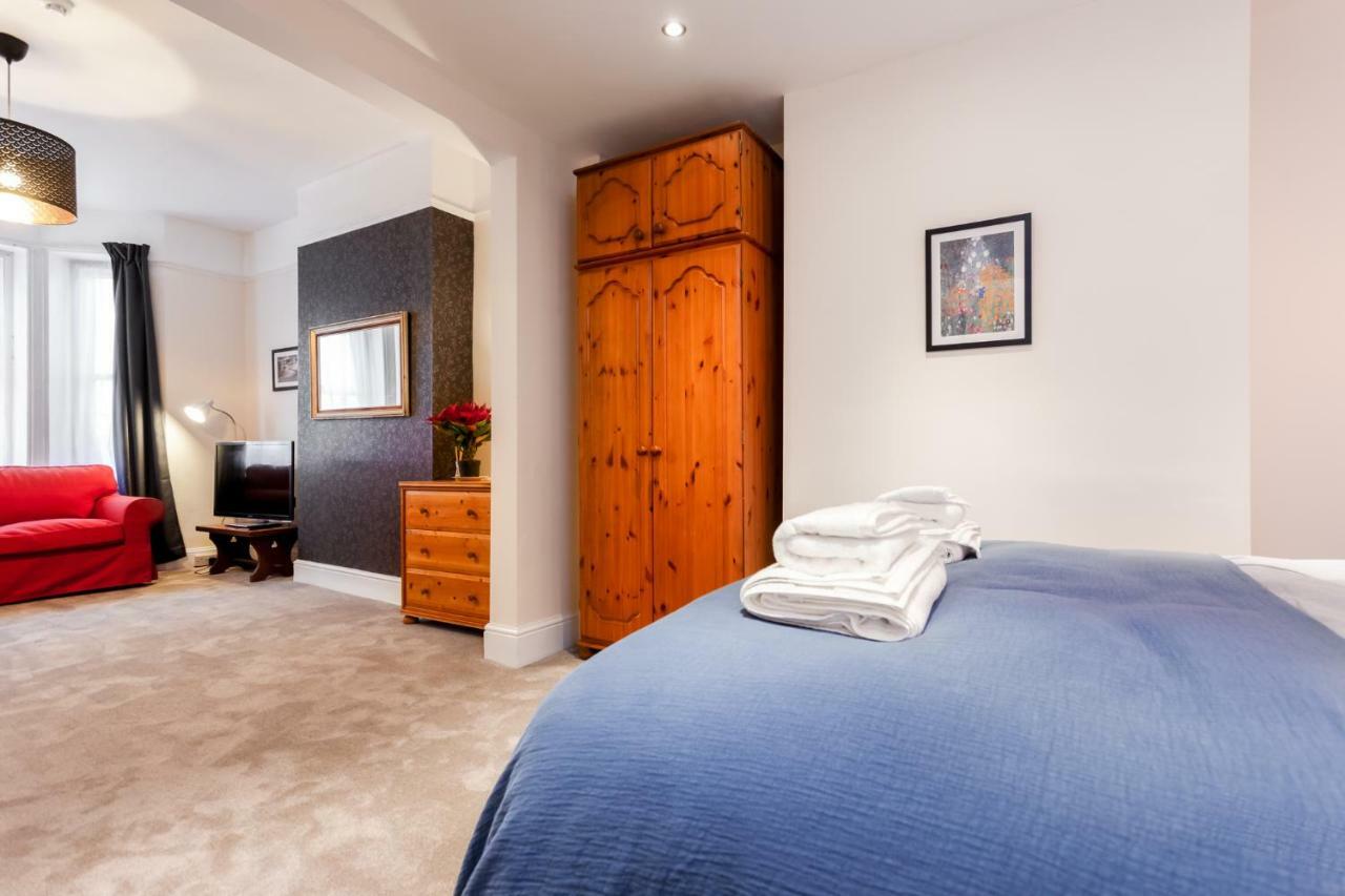 Gorgeous Town Centre Apt With Courtyard Garden Bournemouth Zewnętrze zdjęcie