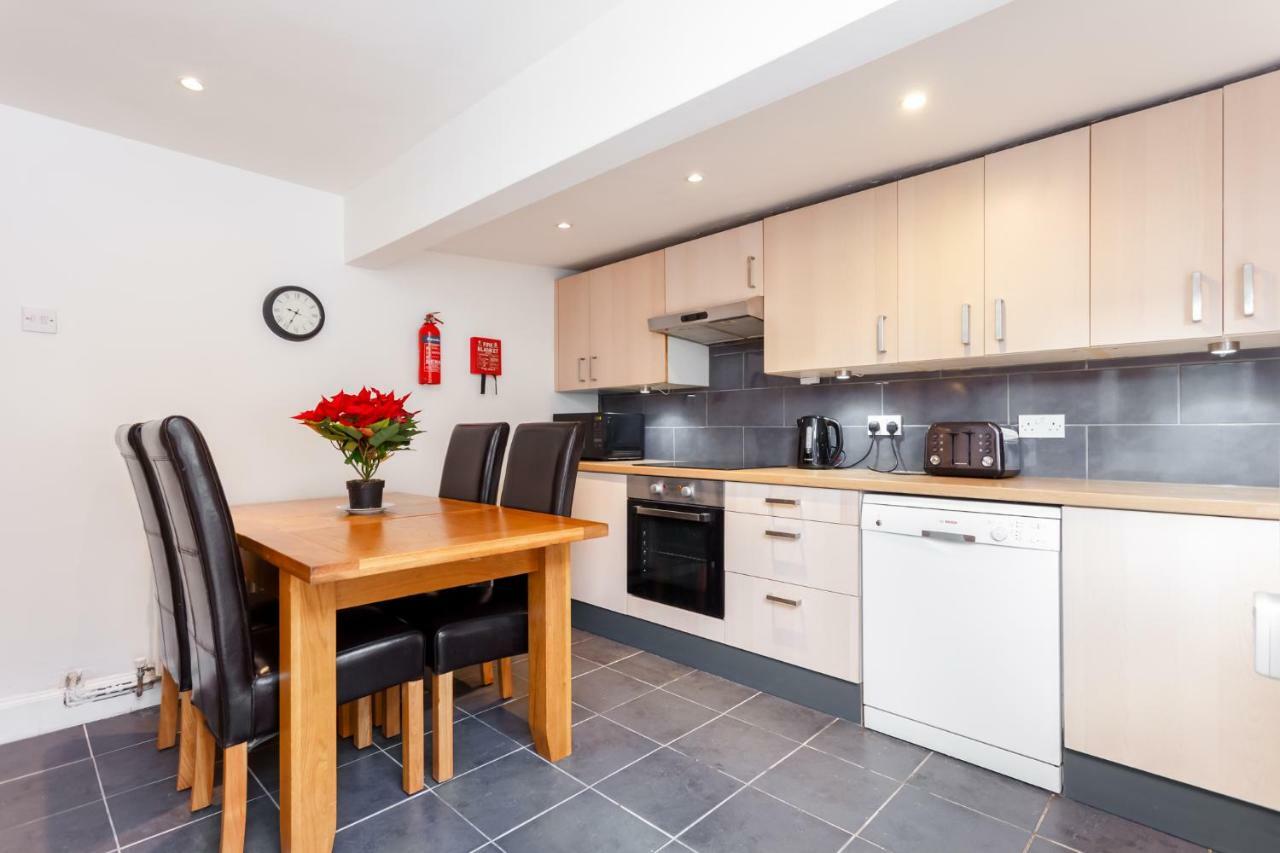 Gorgeous Town Centre Apt With Courtyard Garden Bournemouth Zewnętrze zdjęcie