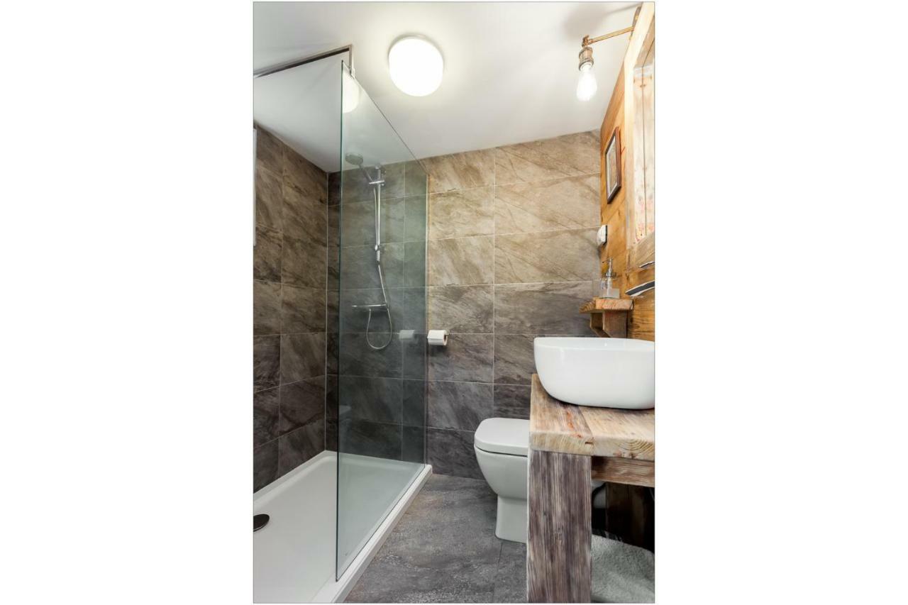 Gorgeous Town Centre Apt With Courtyard Garden Bournemouth Zewnętrze zdjęcie