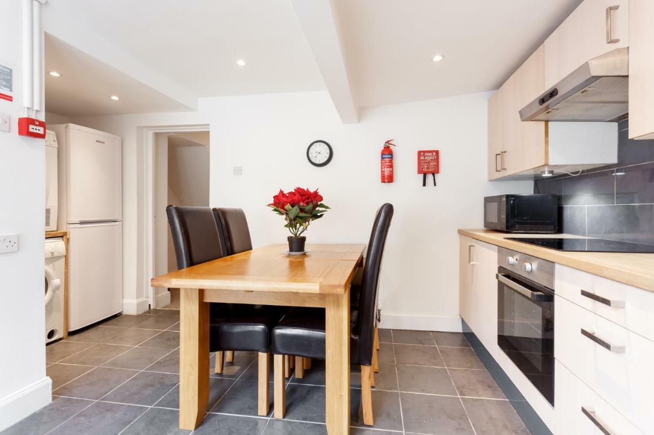 Gorgeous Town Centre Apt With Courtyard Garden Bournemouth Zewnętrze zdjęcie