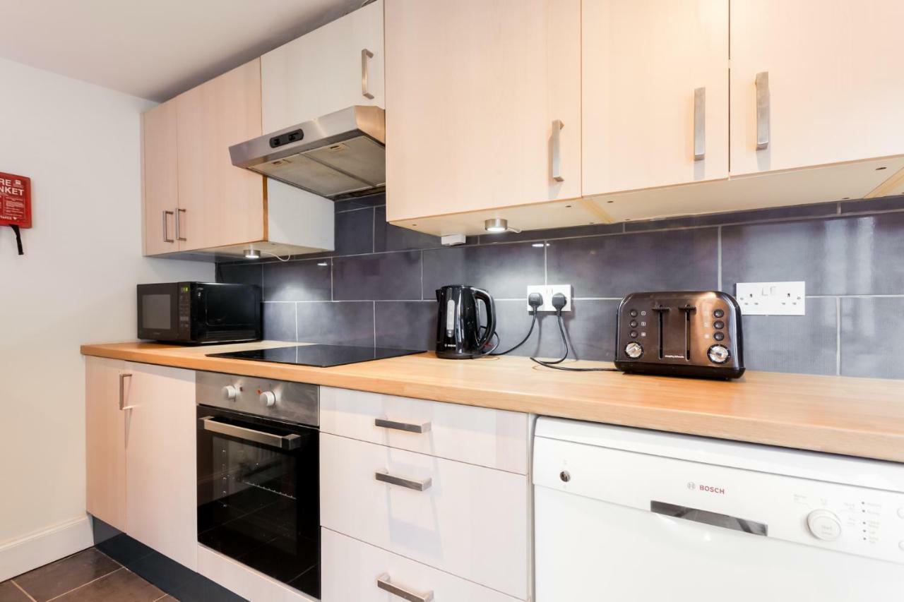 Gorgeous Town Centre Apt With Courtyard Garden Bournemouth Zewnętrze zdjęcie